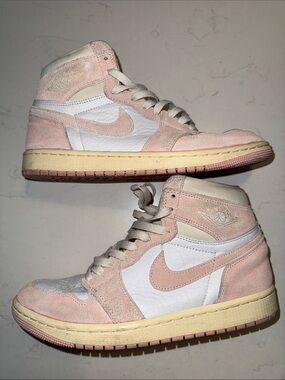 Nike Air Jordan 1 Retro High-Top Sneakers in Pink and White size 9